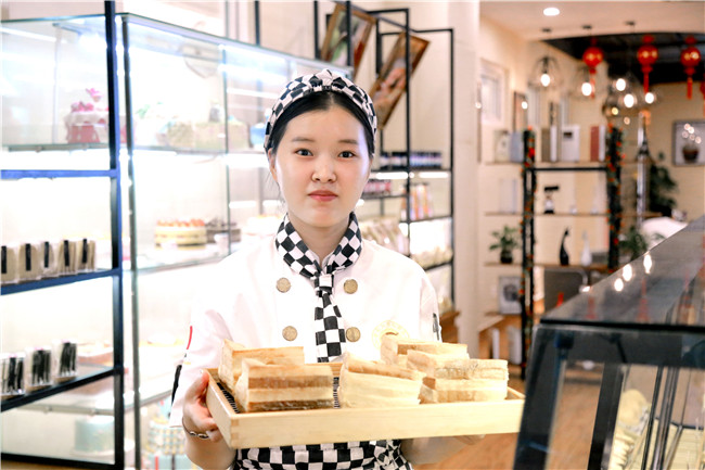 在餐饮行业迅速发展的今天，女生学西点有前途吗？