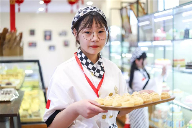什么专业适合女生学，女生学什么技术发展前景好？