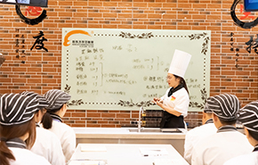 宜宾新东方厨师学校_面包和点心制作