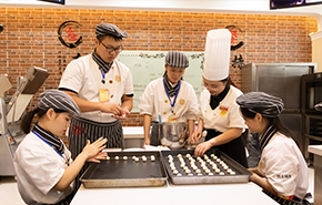 宜宾新东方厨师学校_面包和点心制作